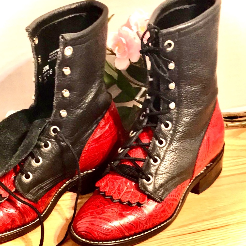 🔥”Authentic”🔥Laredo Kiltie Booties 👢 - Picture 2 of 8